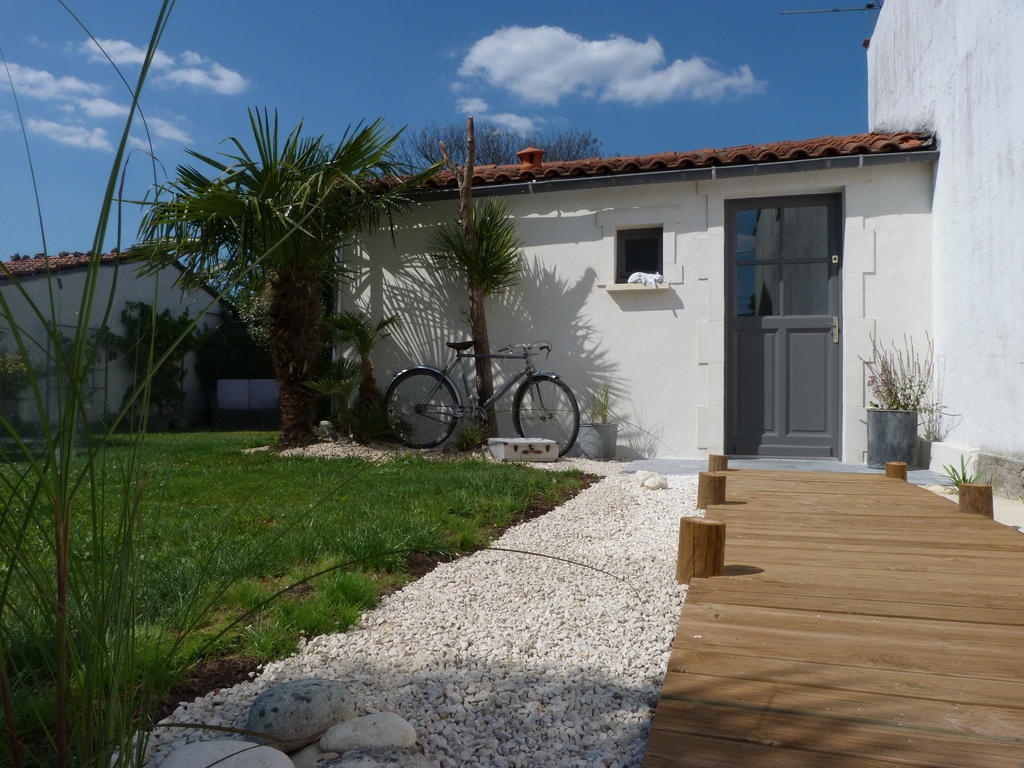Hotel Les Persiennes Saintes Pokoj fotografie